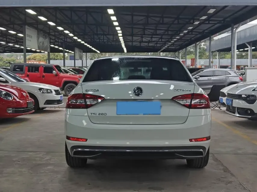 2019 Skoda Octavia 1.4T 150HP L4 7DCT,autocango,china used car exporter,china ev exporter,chinese used car exporter,chinese used ev exporter