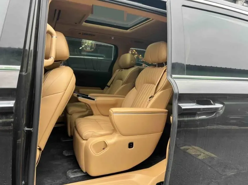 2025 Voyah Dream 1.5T 150HP L4 PHEV 41.7KWH,autocango,china used car exporter,china ev exporter,chinese used car exporter,chinese used ev exporter