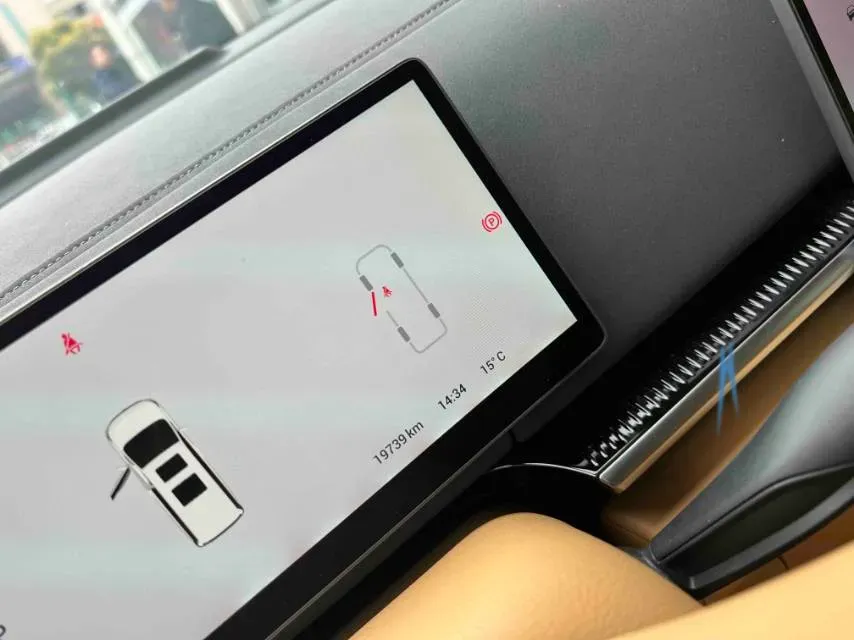 2025 Voyah Dream 1.5T 150HP L4 PHEV 41.7KWH,autocango,china used car exporter,china ev exporter,chinese used car exporter,chinese used ev exporter