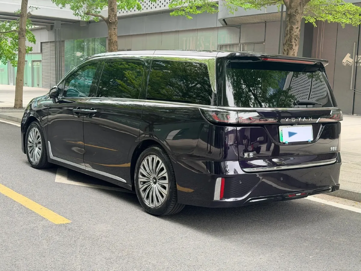 2022 Voyah Dream BEV 82KWH,autocango,china used car exporter,china ev exporter,chinese used car exporter,chinese used ev exporter