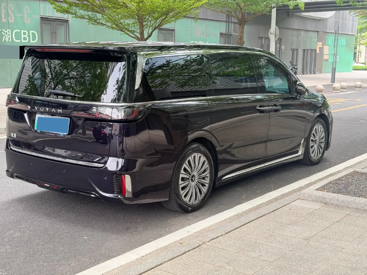 2022 Voyah Dream BEV 82KWH,autocango,china used car exporter,china ev exporter,chinese used car exporter,chinese used ev exporter