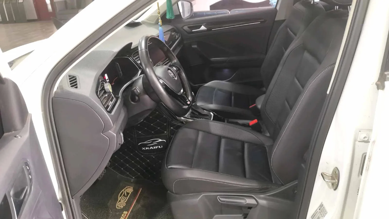 2020 Volkswagen T-Roc 1.4T 150HP L4 7DCT,autocango,china used car exporter,china ev exporter,chinese used car exporter,chinese used ev exporter