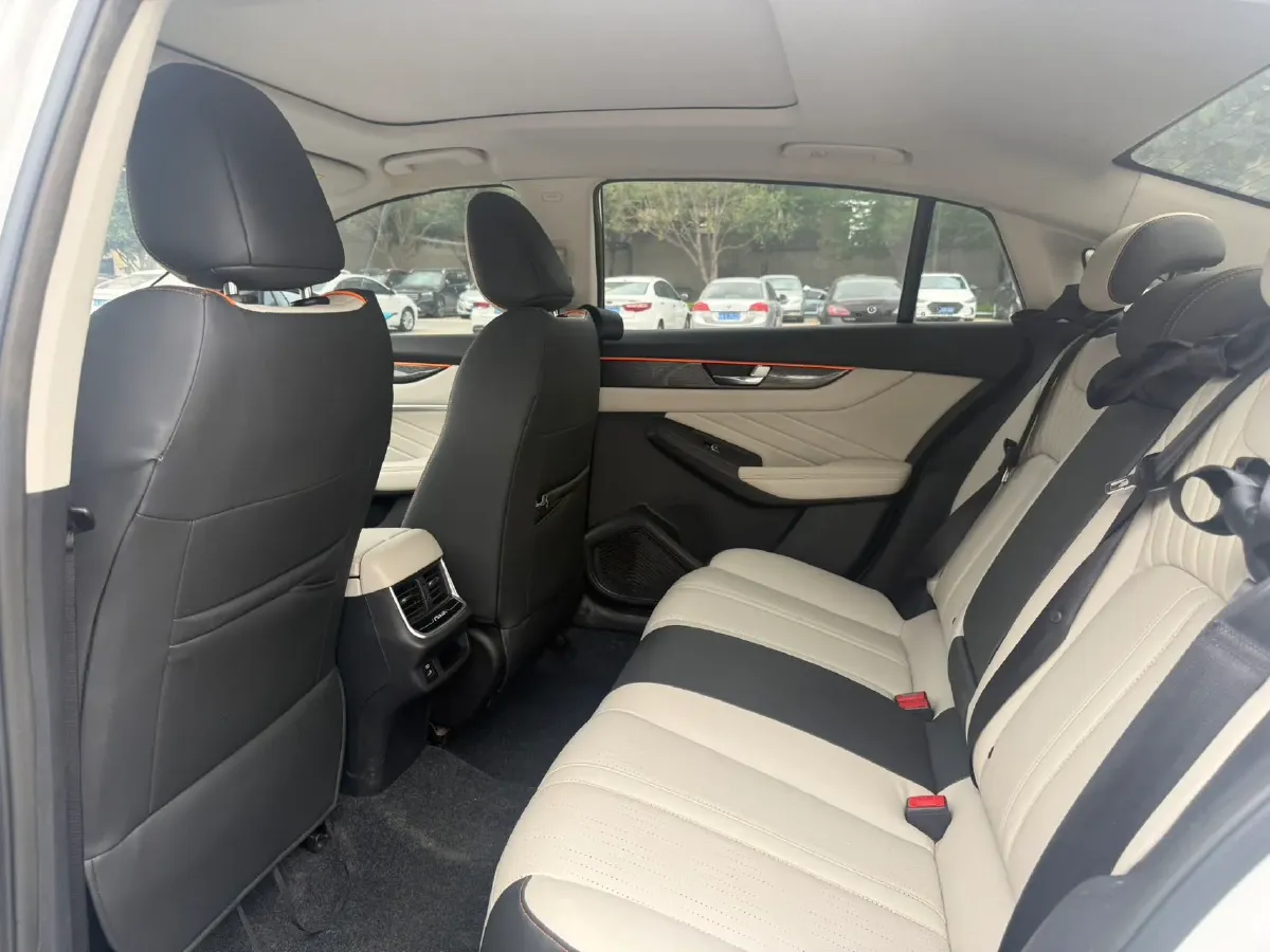 2021 DongFeng Aeolus YiXuan MAX 1.5T 190HP L4 7DCT,autocango,china used car exporter,china ev exporter,chinese used car exporter,chinese used ev exporter