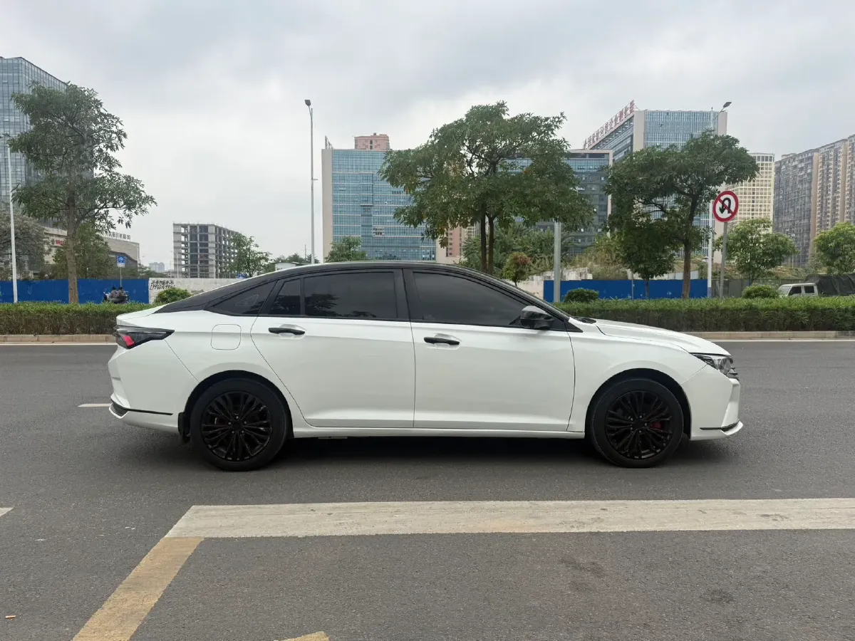 2021 DongFeng Aeolus YiXuan MAX 1.5T 190HP L4 7DCT,autocango,china used car exporter,china ev exporter,chinese used car exporter,chinese used ev exporter