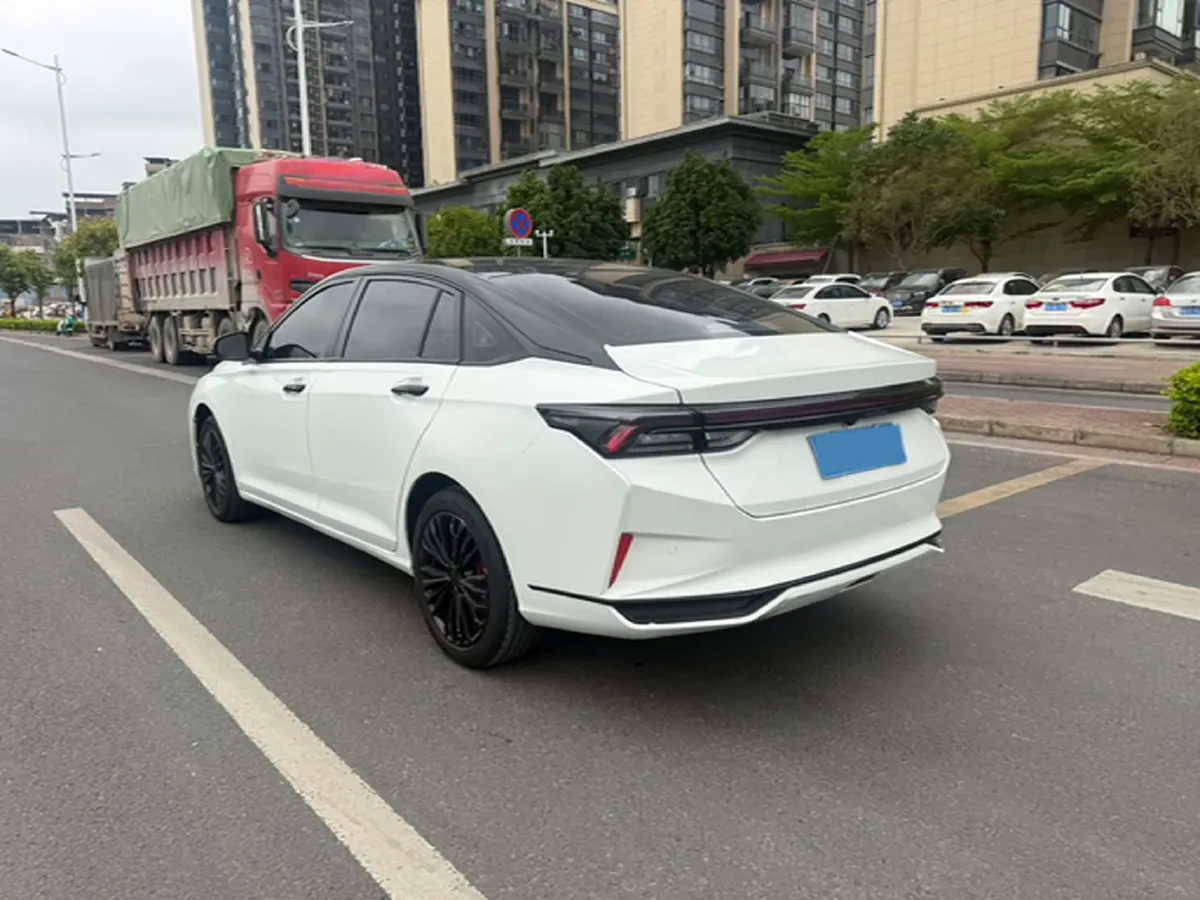 2021 DongFeng Aeolus YiXuan MAX 1.5T 190HP L4 7DCT,autocango,china used car exporter,china ev exporter,chinese used car exporter,chinese used ev exporter