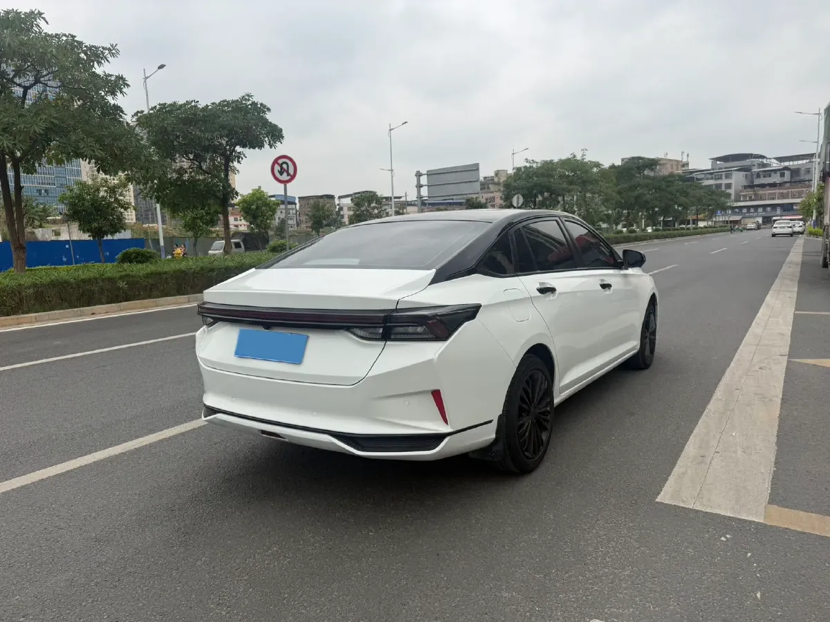 2021 DongFeng Aeolus YiXuan MAX 1.5T 190HP L4 7DCT,autocango,china used car exporter,china ev exporter,chinese used car exporter,chinese used ev exporter