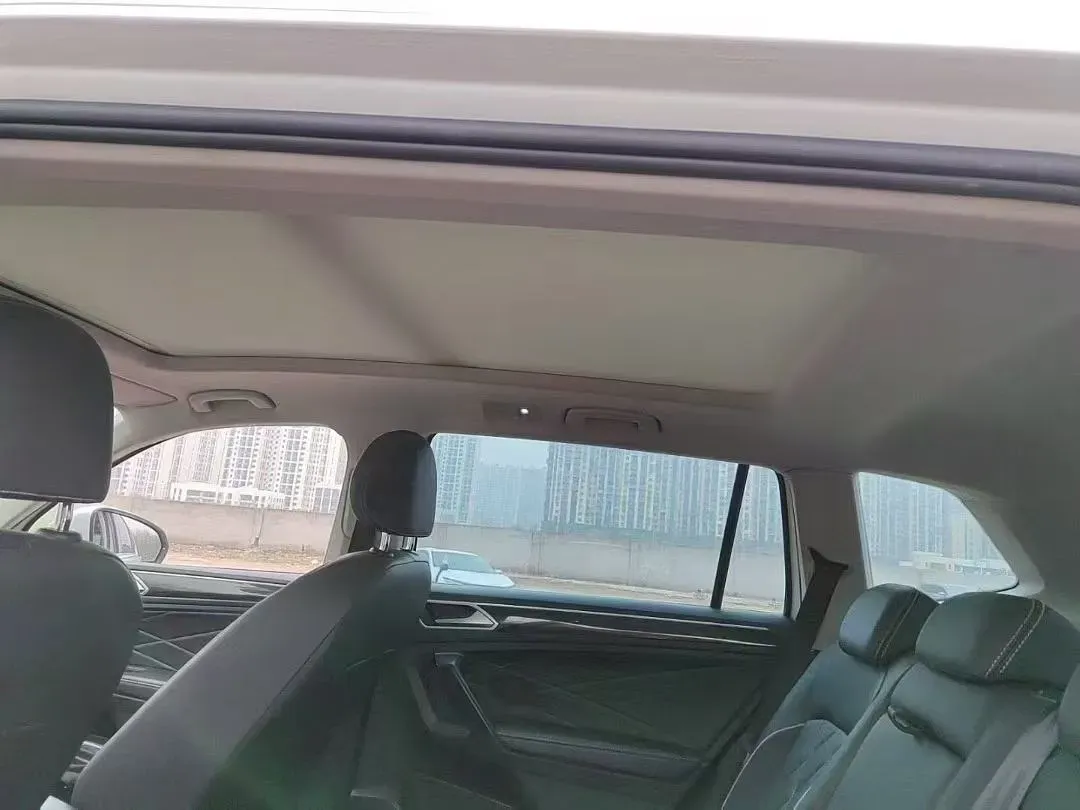 2023 Volkswagen Tiguan L 2.0T 186HP L4 7DCT,autocango,china used car exporter,china ev exporter,chinese used car exporter,chinese used ev exporter
