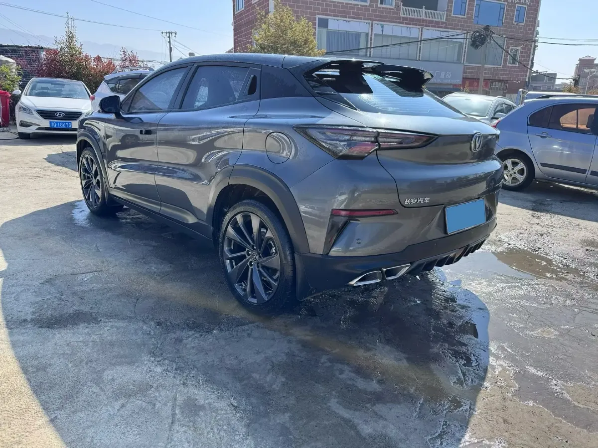 2021 ChangAn UNI-T 1.5T 180HP L4 7DCT,autocango,china used car exporter,china ev exporter,chinese used car exporter,chinese used ev exporter