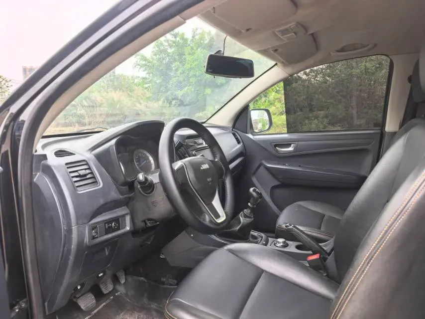 2018 Isuzu LingTuo 2.5T 129HP L4 6MT,autocango,china used car exporter,china ev exporter,chinese used car exporter,chinese used ev exporter