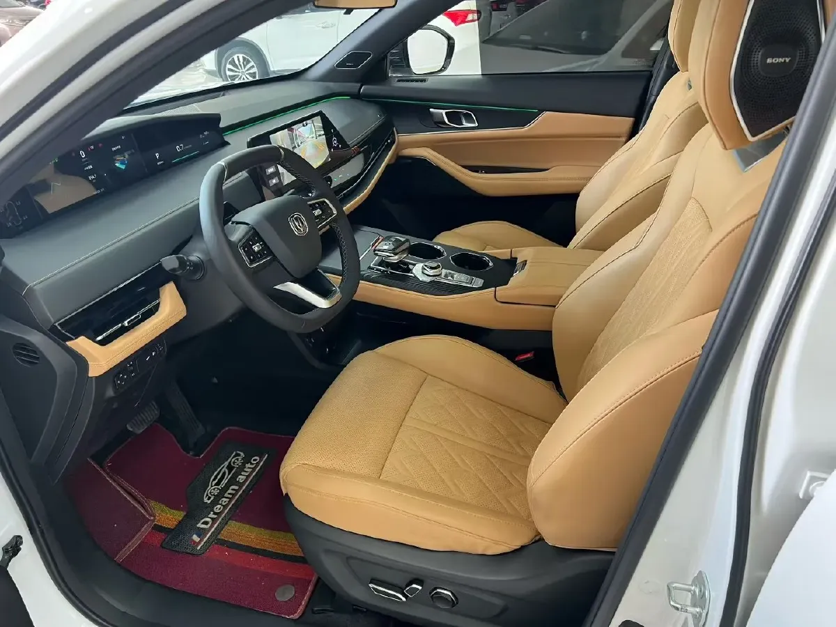 2021 ChangAn UNI-K 2.0T 233HP L4 8AT,autocango,china used car exporter,china ev exporter,chinese used car exporter,chinese used ev exporter