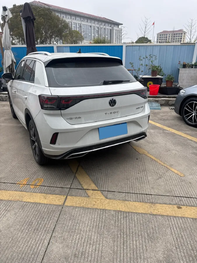 2023 Volkswagen T-Roc 1.5T 160HP L4 7DCT,autocango,china used car exporter,china ev exporter,chinese used car exporter,chinese used ev exporter