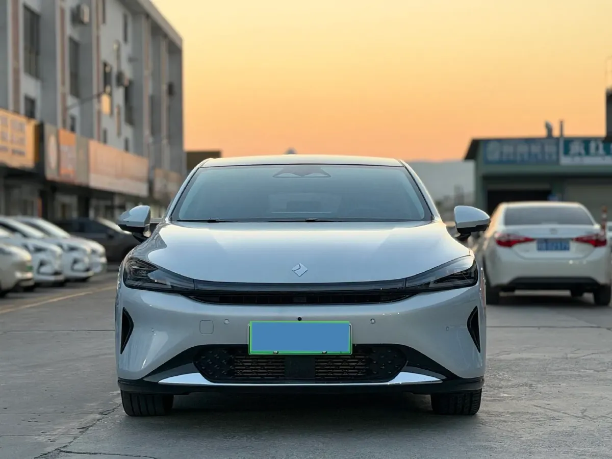 2025 BaoJun XiangJing 1.5T 143HP L4 1DHT PHEV,autocango,china used car exporter,china ev exporter,chinese used car exporter,chinese used ev exporter