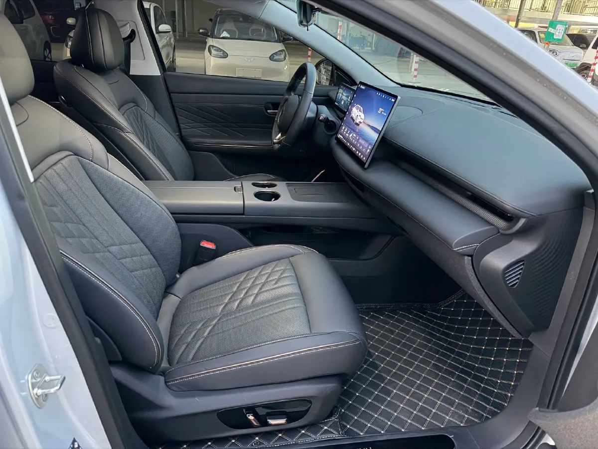 2025 BaoJun XiangJing 1.5T 143HP L4 1DHT PHEV,autocango,china used car exporter,china ev exporter,chinese used car exporter,chinese used ev exporter