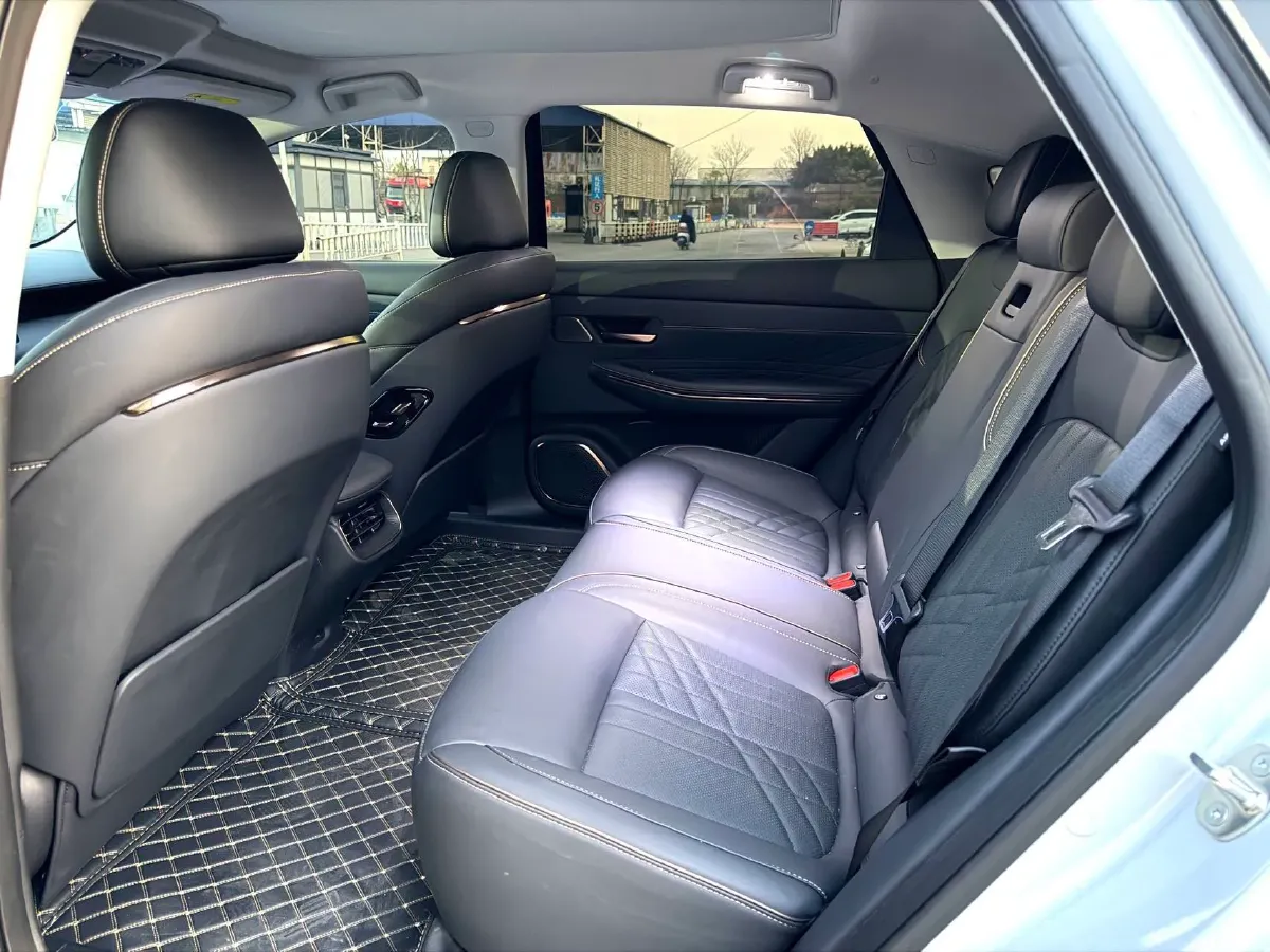 2025 BaoJun XiangJing 1.5T 143HP L4 1DHT PHEV,autocango,china used car exporter,china ev exporter,chinese used car exporter,chinese used ev exporter