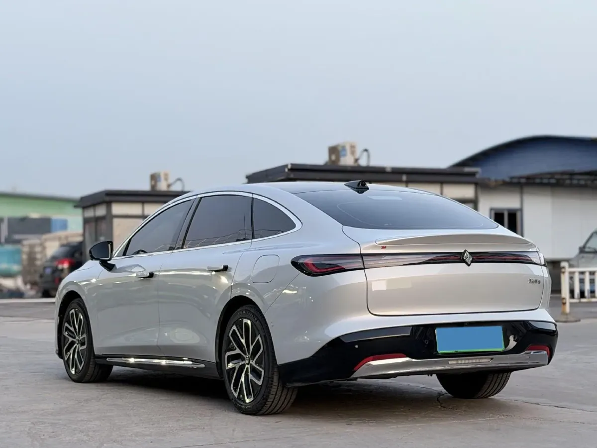 2025 BaoJun XiangJing 1.5T 143HP L4 1DHT PHEV,autocango,china used car exporter,china ev exporter,chinese used car exporter,chinese used ev exporter