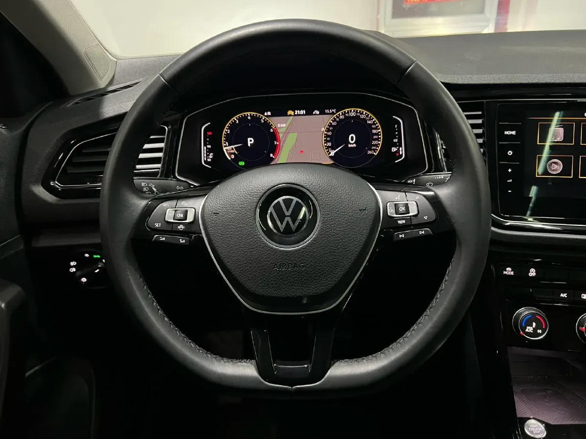 2022 Volkswagen T-Roc 1.4T 150HP L4 7DCT,autocango,china used car exporter,china ev exporter,chinese used car exporter,chinese used ev exporter