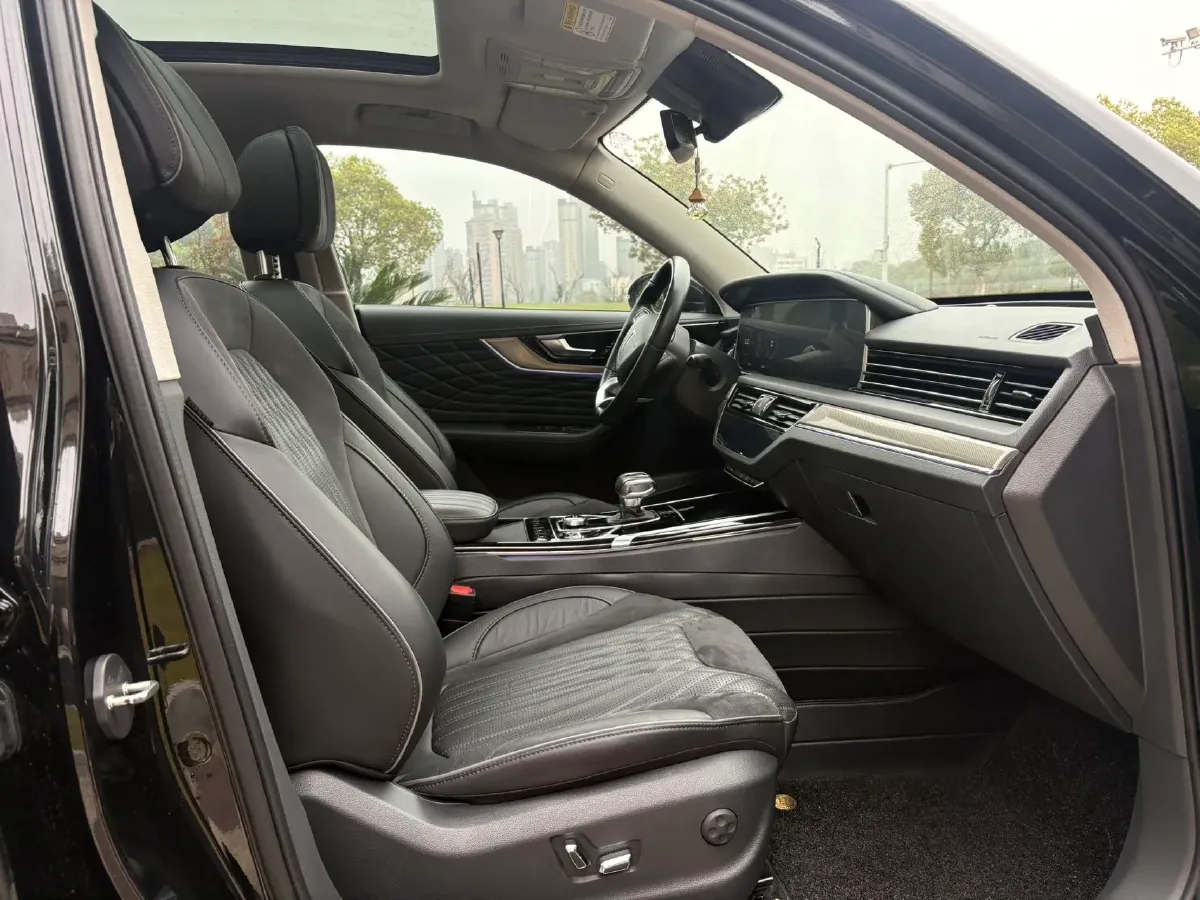 2022 HongQi HS5 2.0T 224HP L4 6AT,autocango,china used car exporter,china ev exporter,chinese used car exporter,chinese used ev exporter