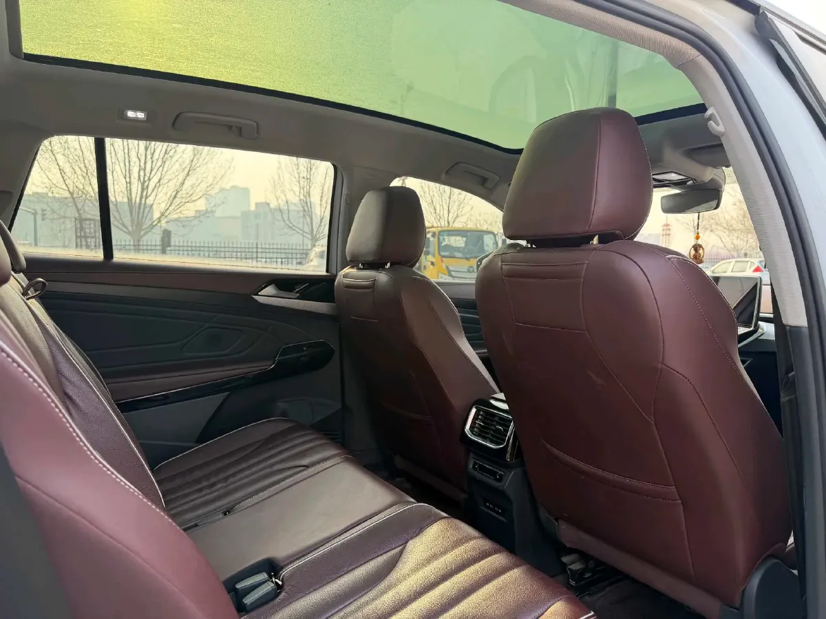 2021 Volkswagen ID.6 Crozz BEV 84.8KWH,autocango,china used car exporter,china ev exporter,chinese used car exporter,chinese used ev exporter