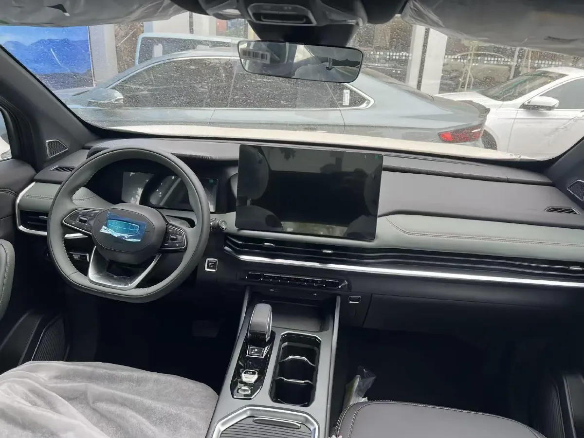 2024 Geely Okavango L 2.0T 218HP L4 7DCT,autocango,china used car exporter,china ev exporter,chinese used car exporter,chinese used ev exporter