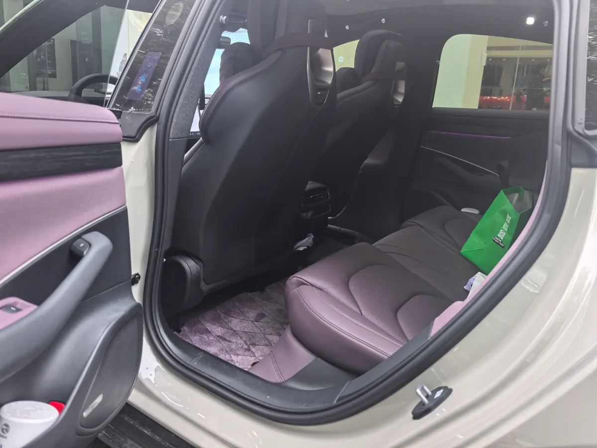 2024 MI SU7 BEV 73.6KWH,autocango,china used car exporter,china ev exporter,chinese used car exporter,chinese used ev exporter