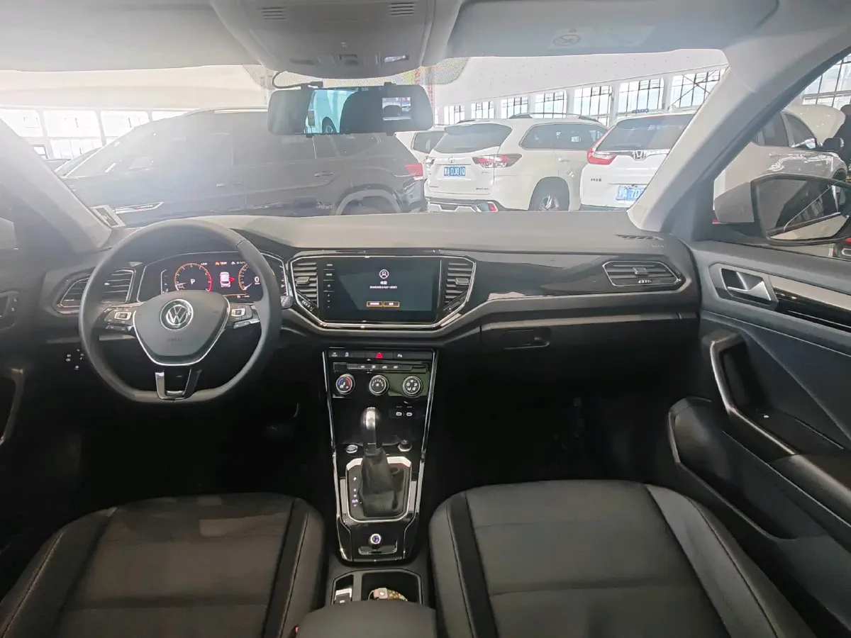 2022 Volkswagen T-Roc 1.4T 150HP L4 7DCT,autocango,china used car exporter,china ev exporter,chinese used car exporter,chinese used ev exporter