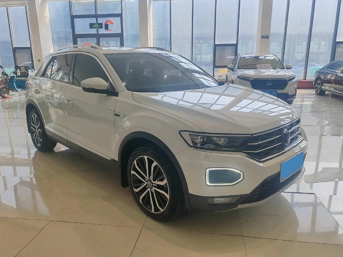 2022 Volkswagen T-Roc 1.4T 150HP L4 7DCT,autocango,china used car exporter,china ev exporter,chinese used car exporter,chinese used ev exporter