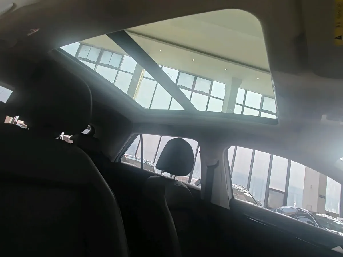 2022 Volkswagen T-Roc 1.4T 150HP L4 7DCT,autocango,china used car exporter,china ev exporter,chinese used car exporter,chinese used ev exporter