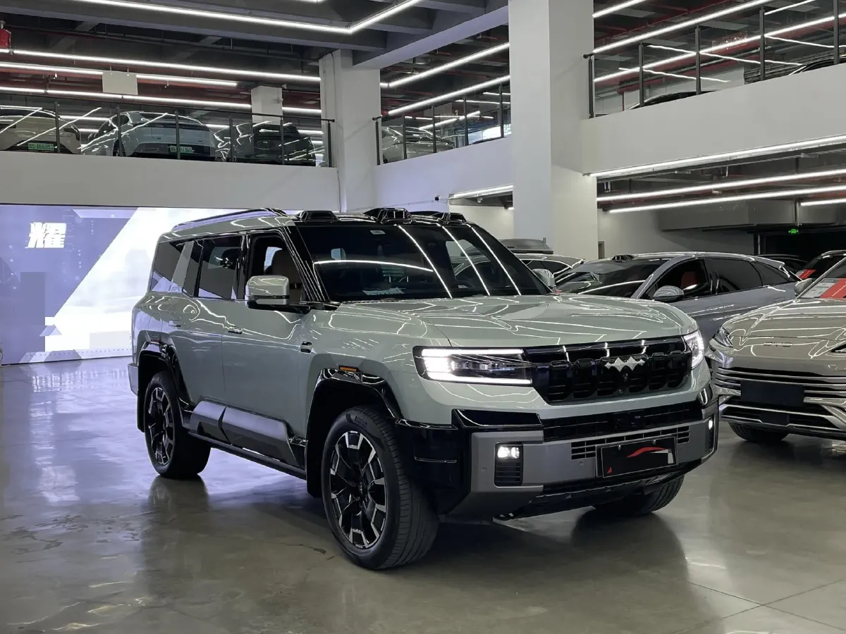 2025 FangChengBao Bao 8 2.0T 245HP L4 E-CVT PHEV 36.8KWH,autocango,china used car exporter,china ev exporter,chinese used car exporter,chinese used ev exporter