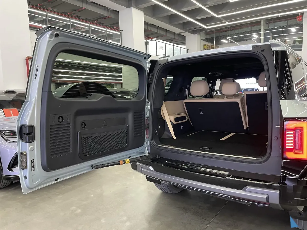 2025 FangChengBao Bao 8 2.0T 245HP L4 E-CVT PHEV 36.8KWH,autocango,china used car exporter,china ev exporter,chinese used car exporter,chinese used ev exporter