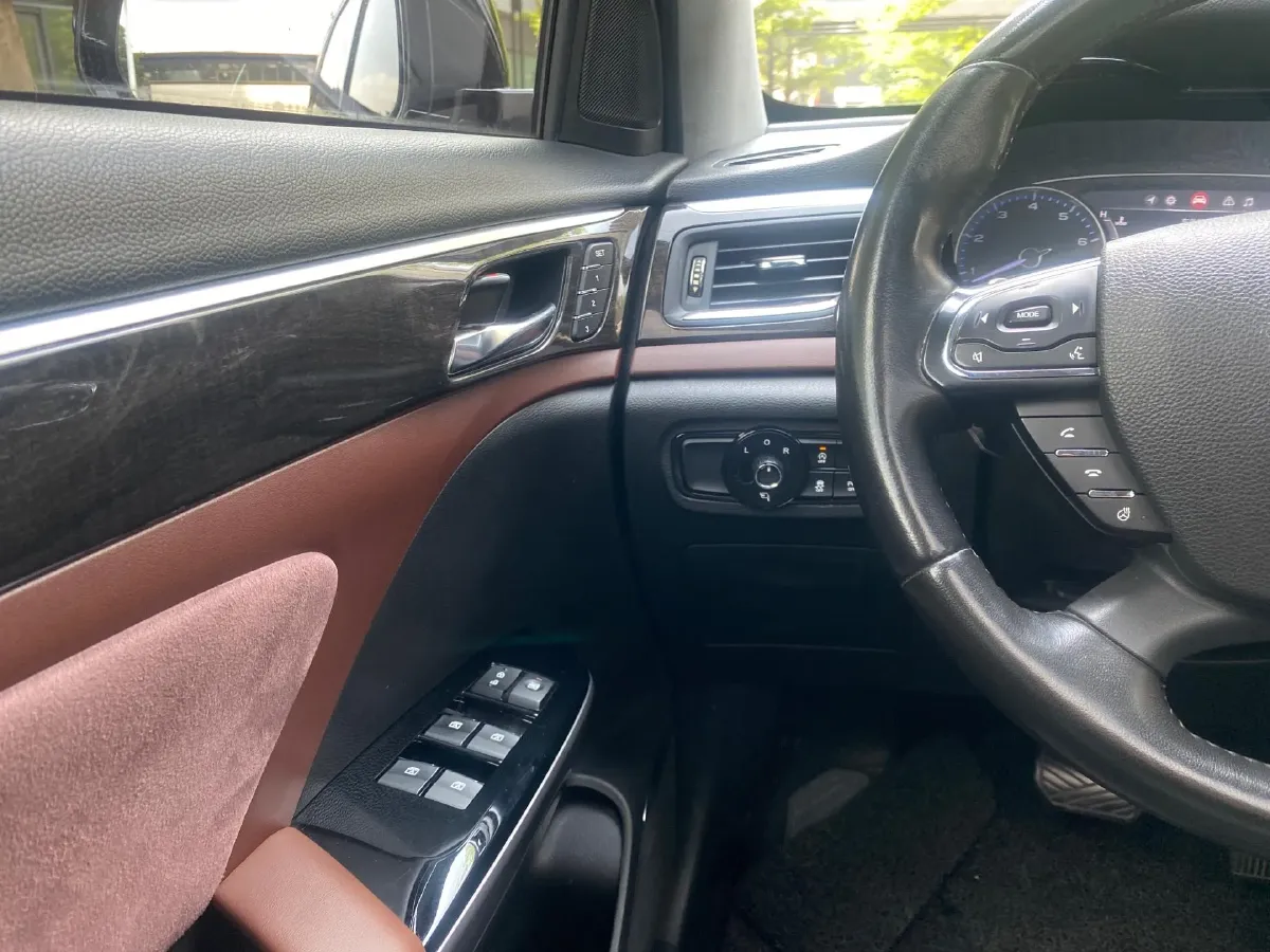 2017 GAC Trumpchi GS8 2.0T 201HP L4 6AT,autocango,china used car exporter,china ev exporter,chinese used car exporter,chinese used ev exporter