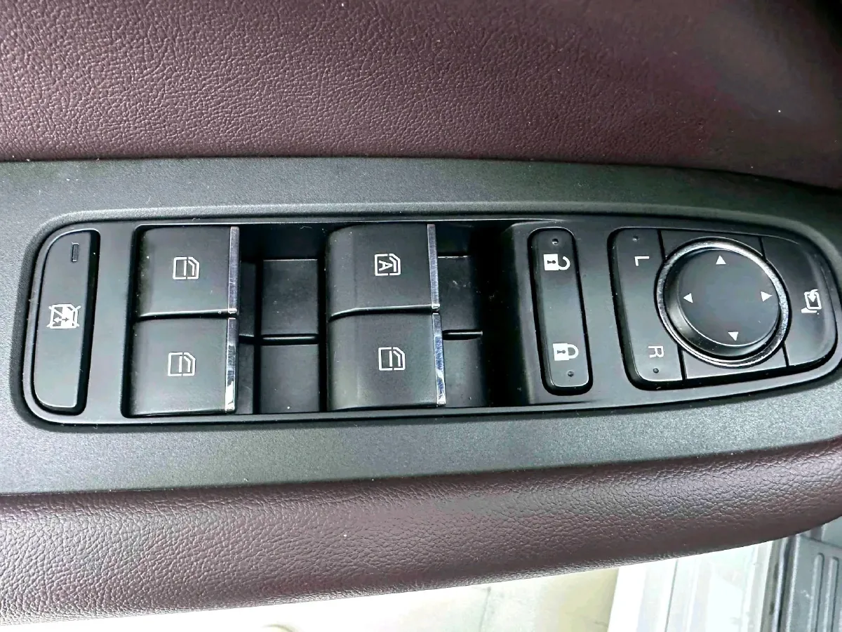 2021 GAC Trumpchi M6 1.5T 169HP L4 7DCT,autocango,china used car exporter,china ev exporter,chinese used car exporter,chinese used ev exporter