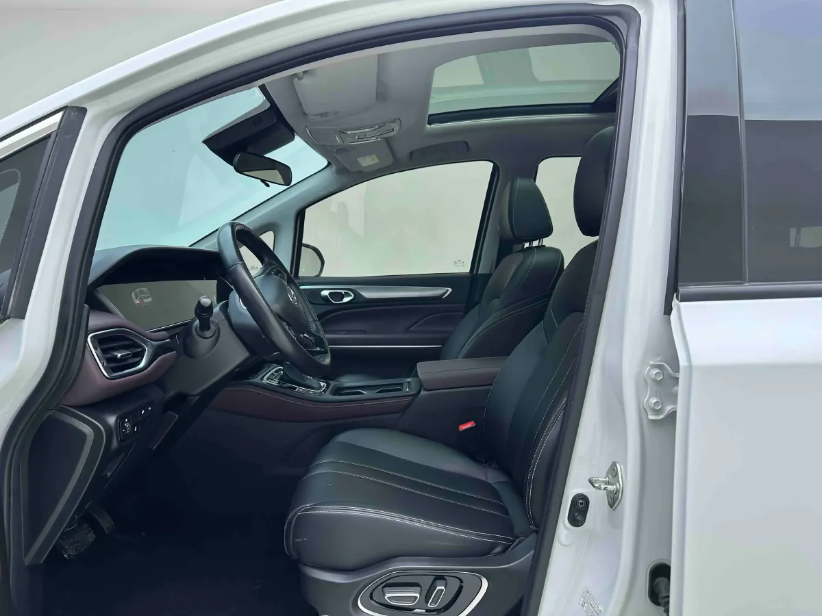 2021 GAC Trumpchi M6 1.5T 169HP L4 7DCT,autocango,china used car exporter,china ev exporter,chinese used car exporter,chinese used ev exporter