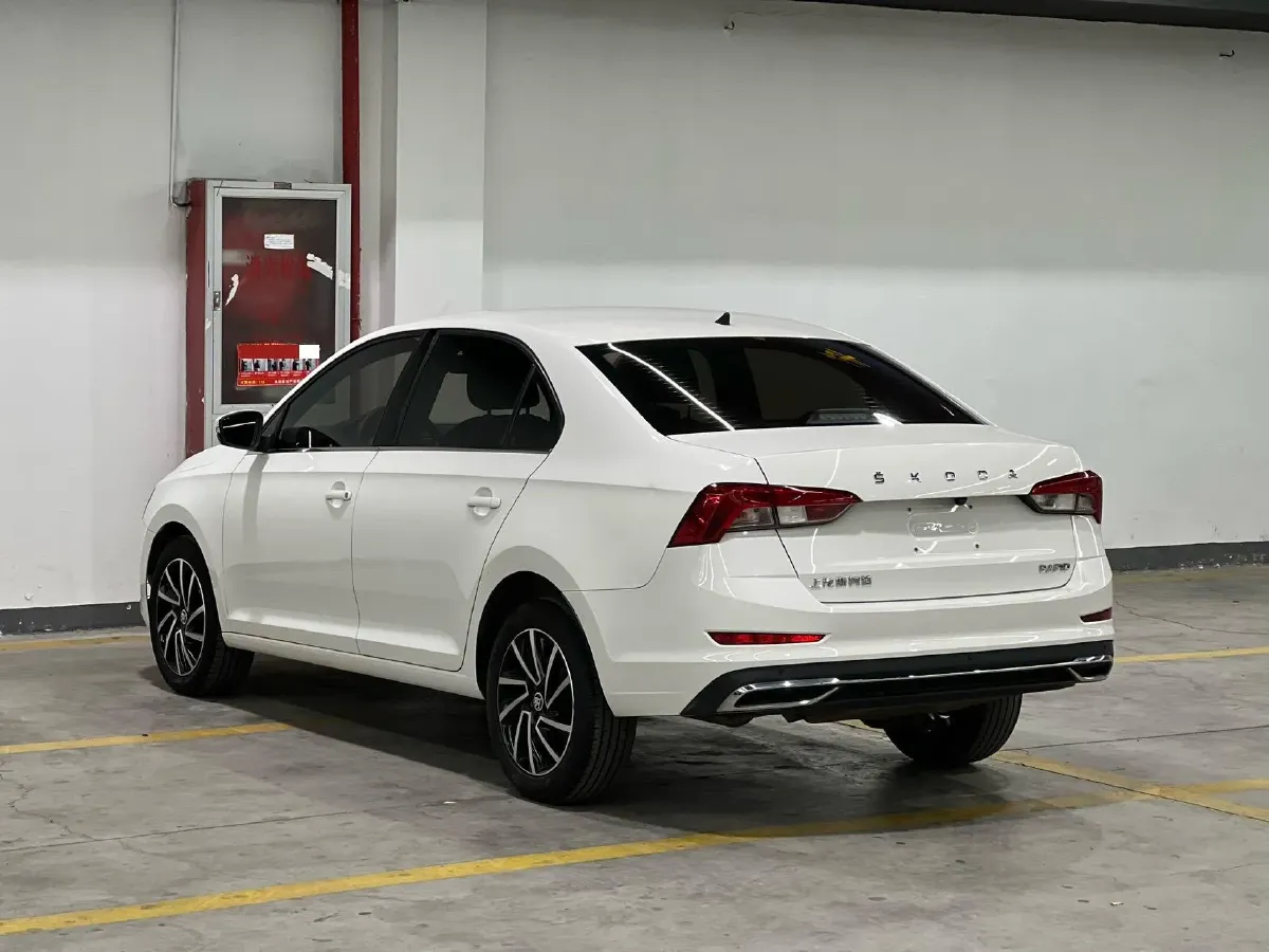 2022 Skoda Rapid 1.5L 112HP L4 6AT,autocango,china used car exporter,china ev exporter,chinese used car exporter,chinese used ev exporter