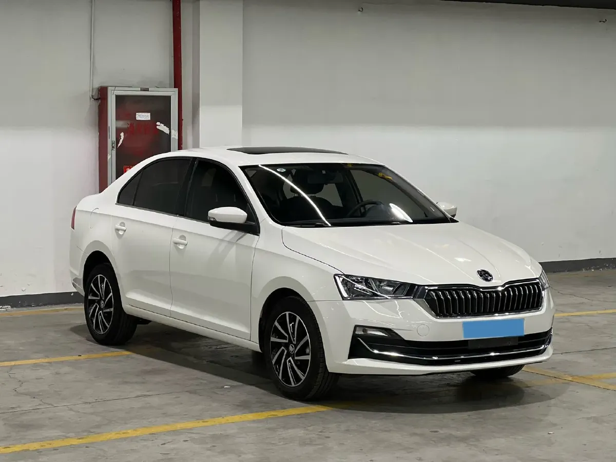 2022 Skoda Rapid 1.5L 112HP L4 6AT,autocango,china used car exporter,china ev exporter,chinese used car exporter,chinese used ev exporter