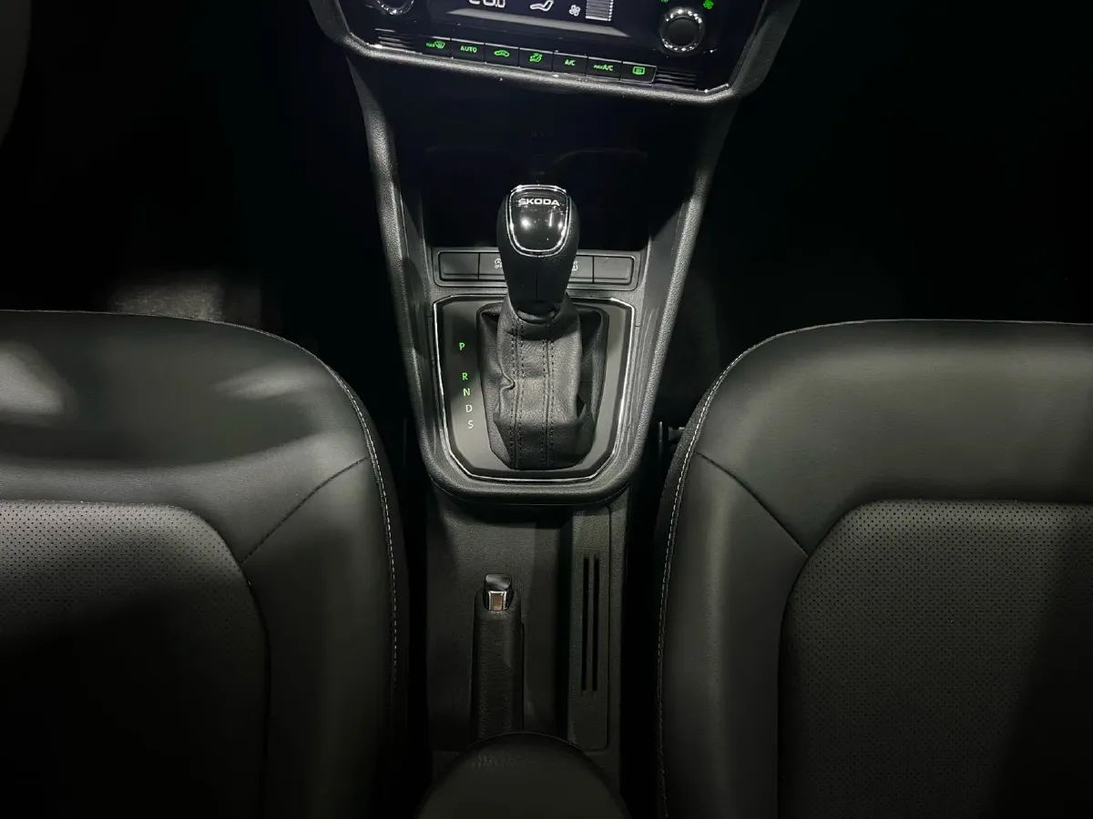 2022 Skoda Rapid 1.5L 112HP L4 6AT,autocango,china used car exporter,china ev exporter,chinese used car exporter,chinese used ev exporter