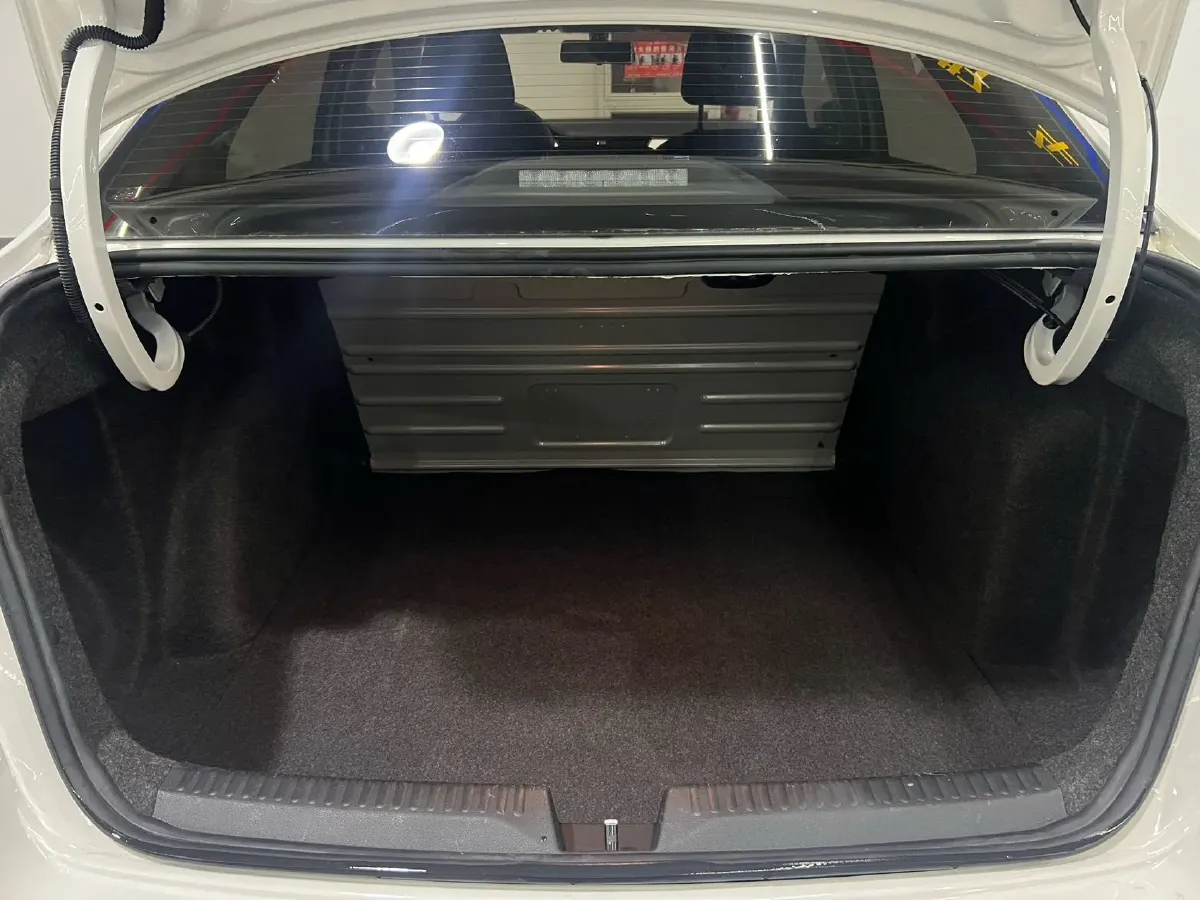 2022 Skoda Rapid 1.5L 112HP L4 6AT,autocango,china used car exporter,china ev exporter,chinese used car exporter,chinese used ev exporter