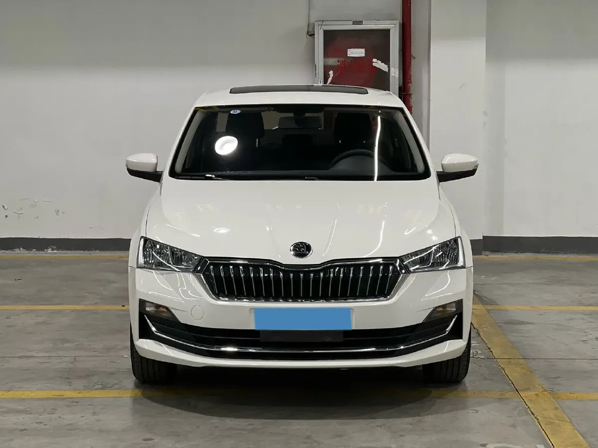 2022 Skoda Rapid 1.5L 112HP L4 6AT,autocango,china used car exporter,china ev exporter,chinese used car exporter,chinese used ev exporter