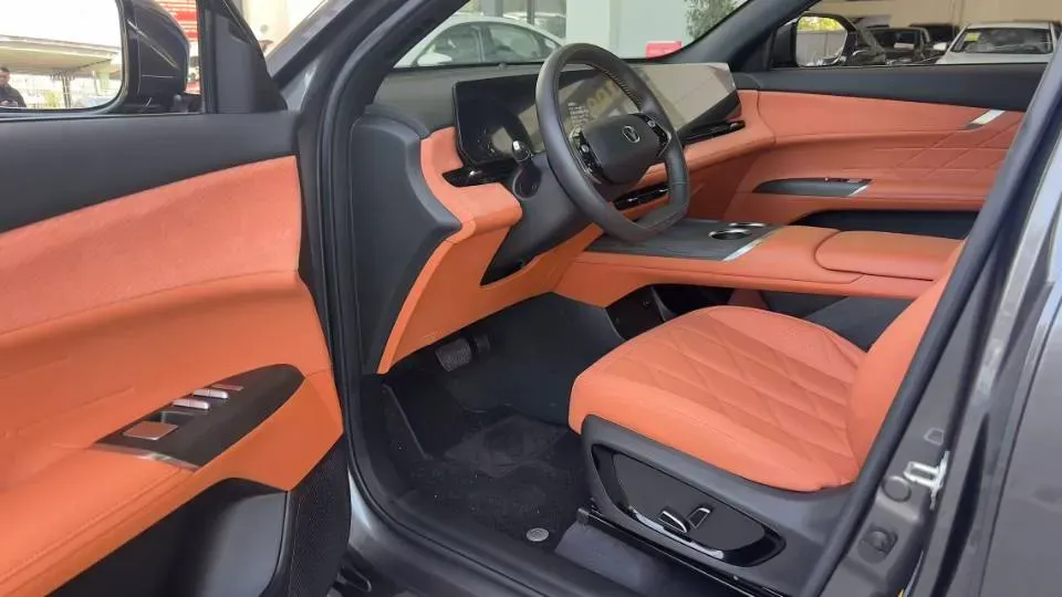 2025 ChangAn CS75 Plus 1.5T 192HP L4 8AT,autocango,china used car exporter,china ev exporter,chinese used car exporter,chinese used ev exporter