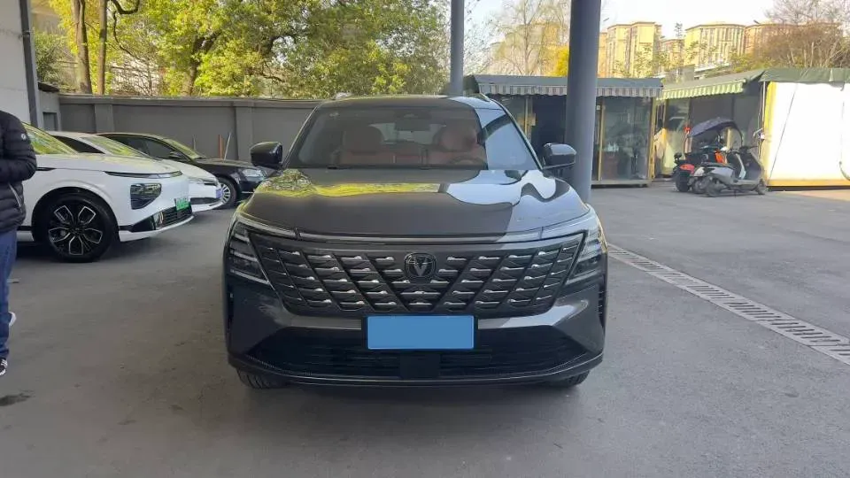 2025 ChangAn CS75 Plus 1.5T 192HP L4 8AT,autocango,china used car exporter,china ev exporter,chinese used car exporter,chinese used ev exporter