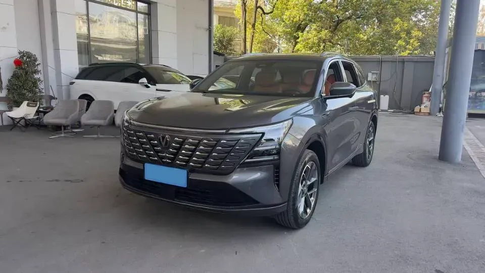 2025 ChangAn CS75 Plus 1.5T 192HP L4 8AT,autocango,china used car exporter,china ev exporter,chinese used car exporter,chinese used ev exporter