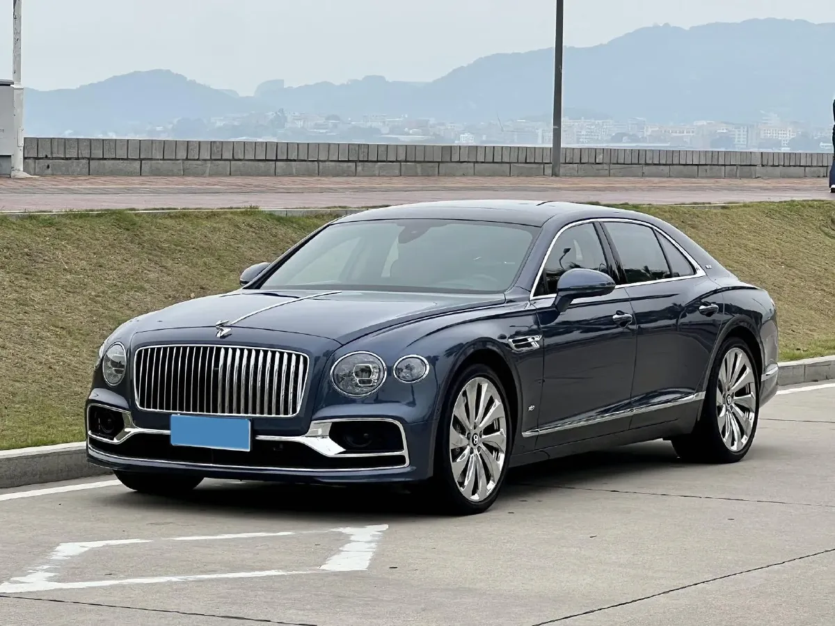 2021 Bentley Flying Spur 4.0T 550HP V8 8DCT,autocango,china used car exporter,china ev exporter,chinese used car exporter,chinese used ev exporter