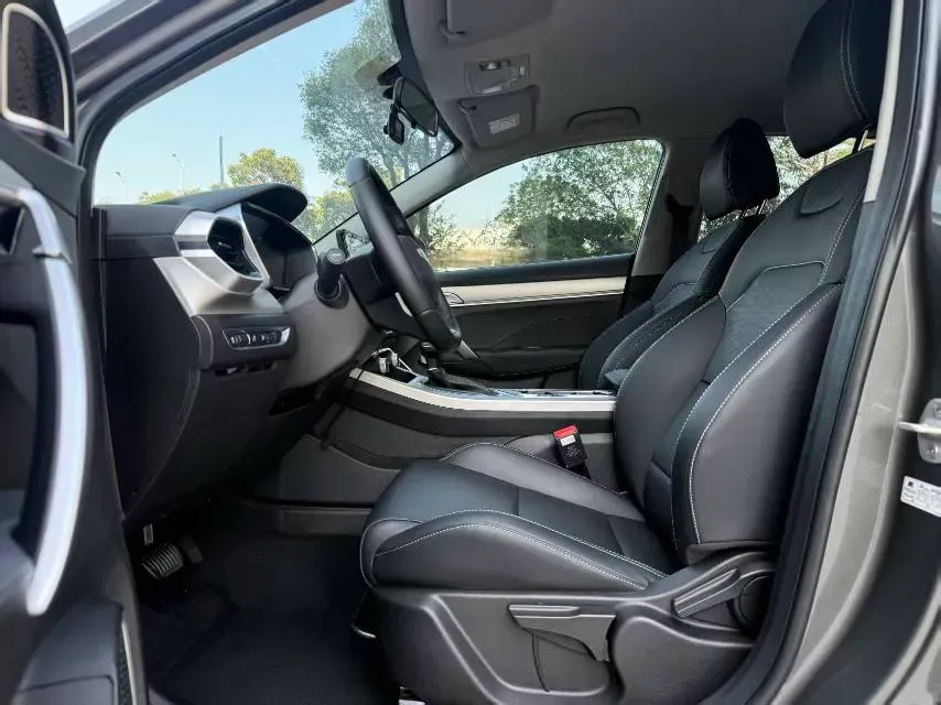 2025 Geely Coolray 1.5L 126HP L4 CVT,autocango,china used car exporter,china ev exporter,chinese used car exporter,chinese used ev exporter