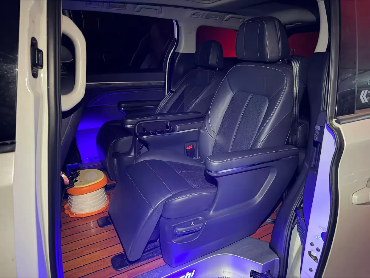 2021 GAC Trumpchi M8 2.0T 252HP L4 8AT,autocango,china used car exporter,china ev exporter,chinese used car exporter,chinese used ev exporter