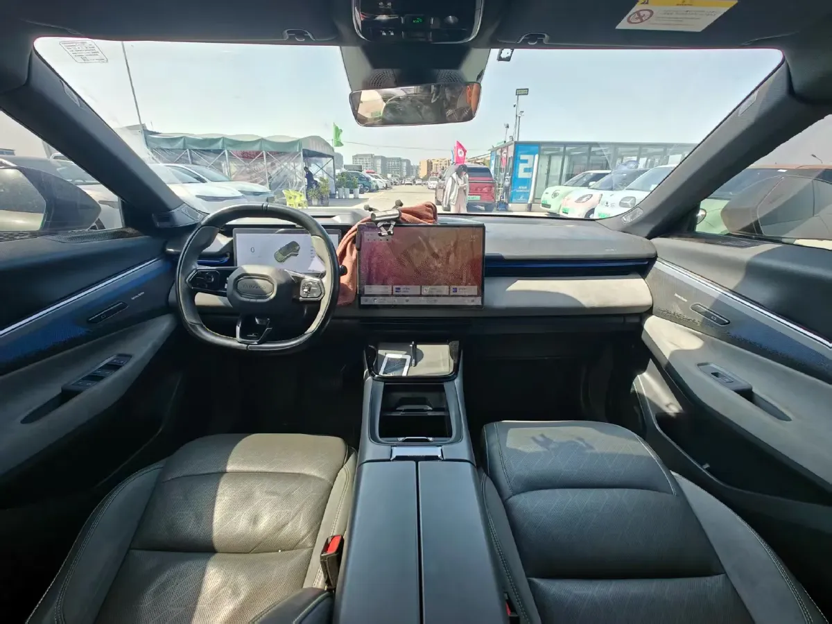 2023 LYNK&CO 08 EM-P 1.5T 163HP L4 3DHT PHEV 39.6KWH,autocango,china used car exporter,china ev exporter,chinese used car exporter,chinese used ev exporter