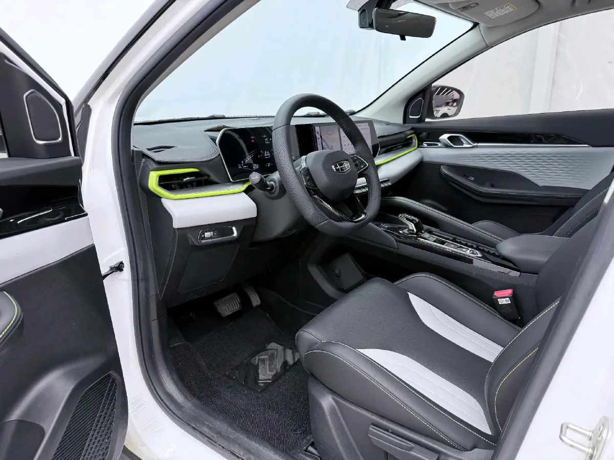 2022 Geely Coolray 1.5T 181HP L4 7DCT,autocango,china used car exporter,china ev exporter,chinese used car exporter,chinese used ev exporter