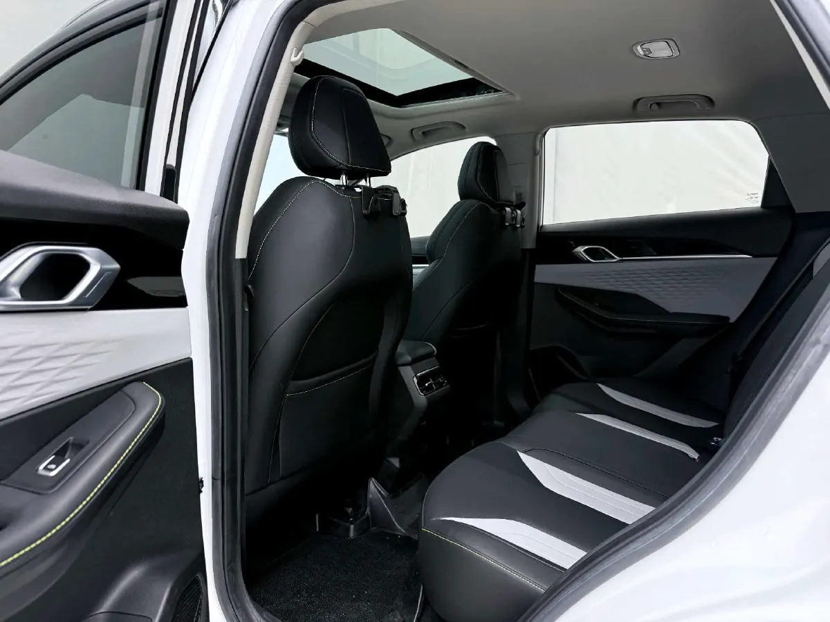 2022 Geely Coolray 1.5T 181HP L4 7DCT,autocango,china used car exporter,china ev exporter,chinese used car exporter,chinese used ev exporter