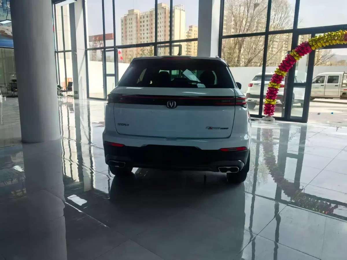 2022 ChangAn Oshan X7 Plus 1.5T 188HP L4 7DCT,autocango,china used car exporter,china ev exporter,chinese used car exporter,chinese used ev exporter