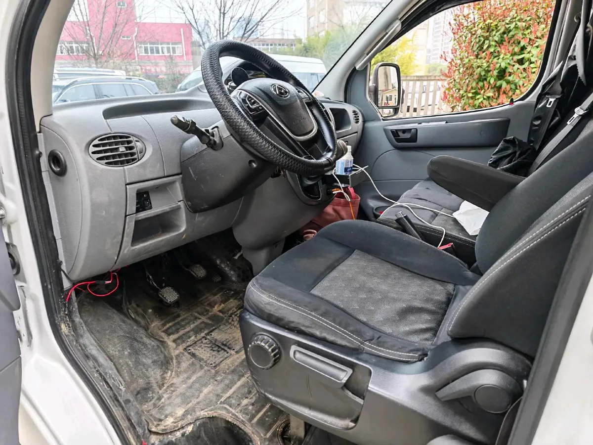 2020 MAXUS XinTu V80 2.5T 136HP L4 6MT,autocango,china used car exporter,china ev exporter,chinese used car exporter,chinese used ev exporter