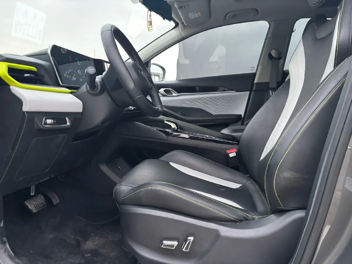 2023 Geely Coolray 1.5T 181HP L4 7DCT,autocango,china used car exporter,china ev exporter,chinese used car exporter,chinese used ev exporter