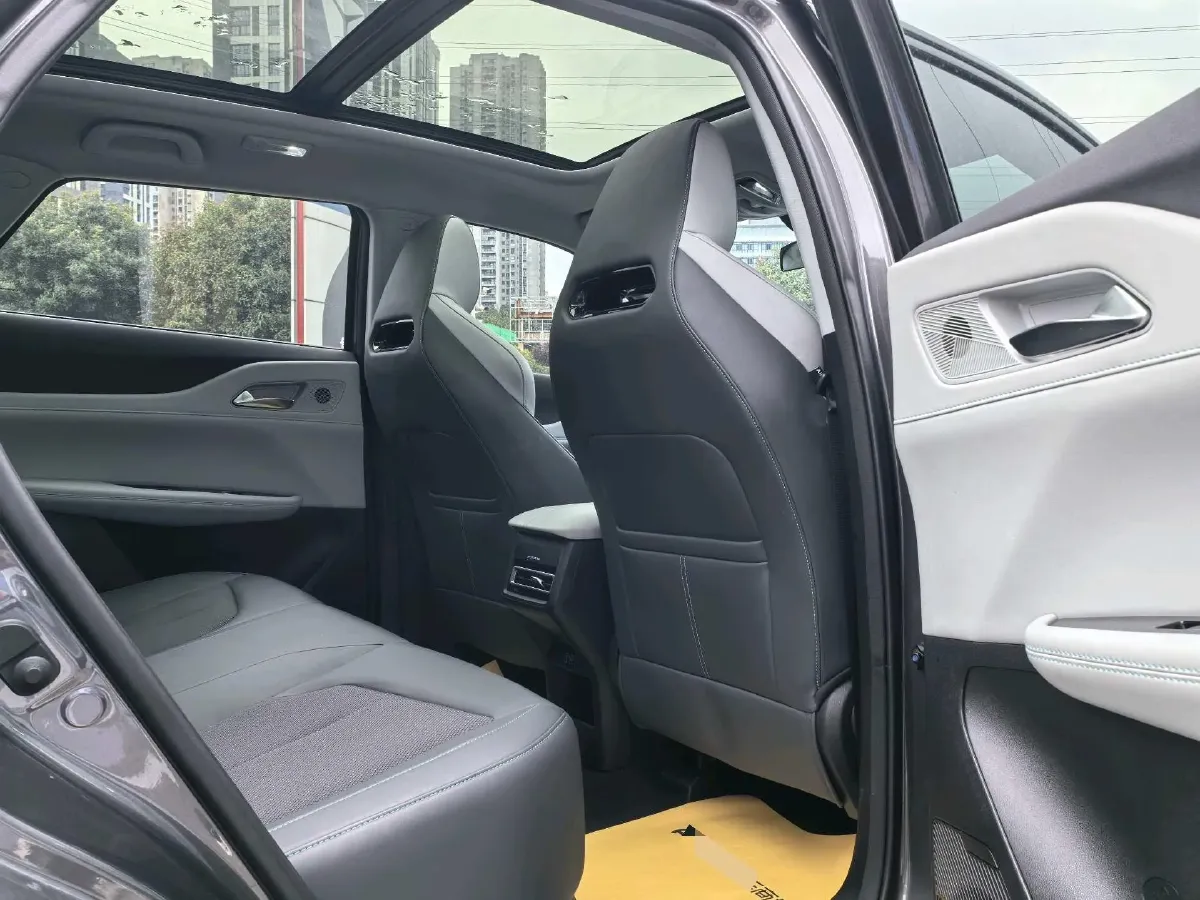 2025 ChangAn UNI-Z 1.5T 188HP L4 7DCT,autocango,china used car exporter,china ev exporter,chinese used car exporter,chinese used ev exporter